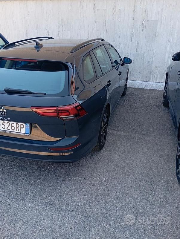 Usata VW Golf VIII 150 CV (110 kW) 2023 Grigio Station wagon