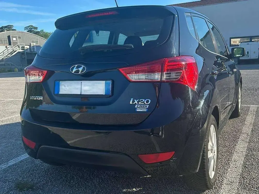 Usata Hyundai ix20 Comfort 77 CV (56 kW) 2011 Nero Utilitaria