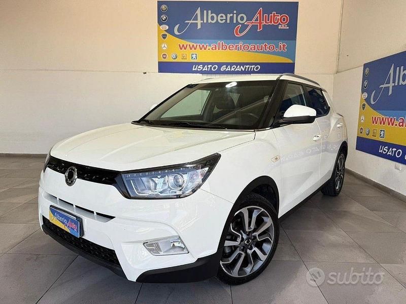 Usata Ssangyong (KGM) Tivoli 116 CV (85 kW) 2016 Bianco SUV