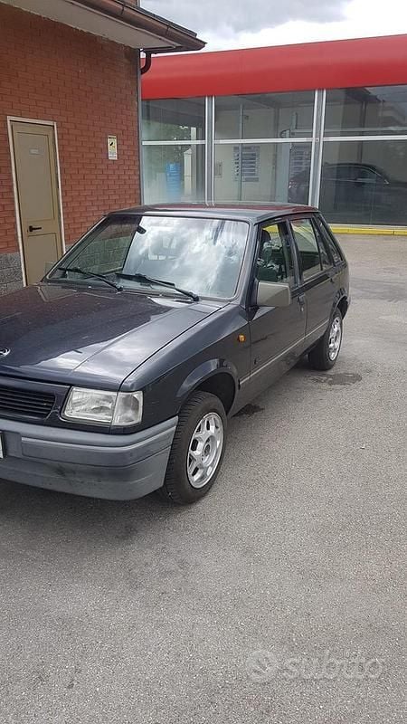 Usata Opel Corsa 45 CV (33 kW) 1991 Berlina