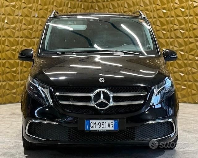 Usata Mercedes V250 Premium 190 CV (139 kW) 2023 Nero Monovolume