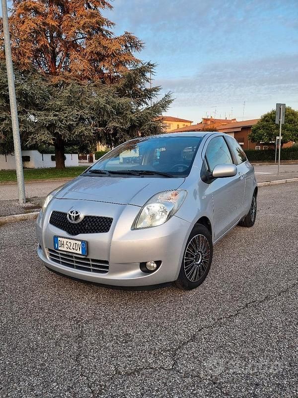 Usata Toyota Yaris 87 CV (63 kW) 2007 Utilitaria