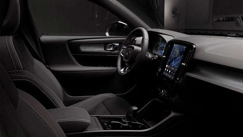 Nuova Volvo EX40 Core 185 kW (252 CV) 2025 Bianco SUV