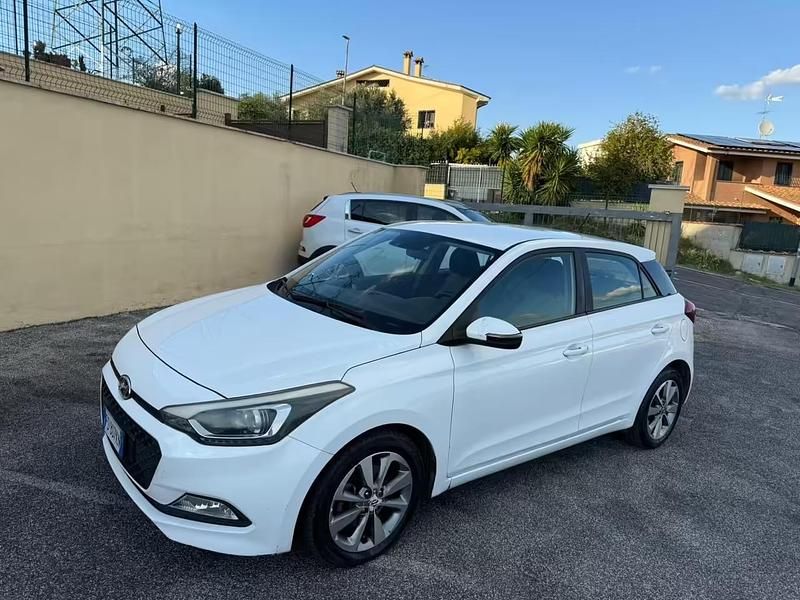 Usata Hyundai i20 Comfort 90 CV (66 kW) 2017 Bianco Berlina