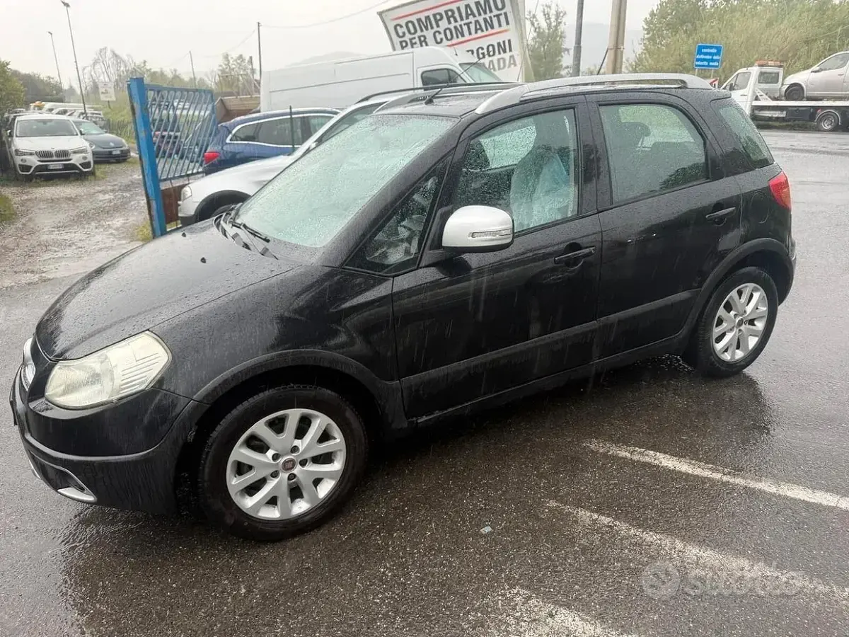 Usata Fiat Sedici Dynamic 120 CV (88 kW) 2012 Nero SUV