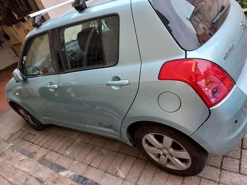 Usata 2008 Suzuki Swift GL Tre volumi | 3000 € (Super prezzo) - Immagine 1/4
