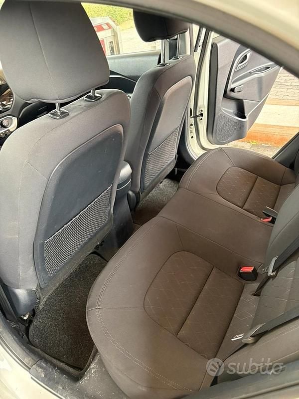 Usata Kia Rio 2016 Bianco Utilitaria