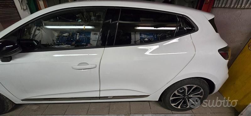 Usata Renault Clio V Techno 90 CV (66 kW) 2024 Bianco Berlina