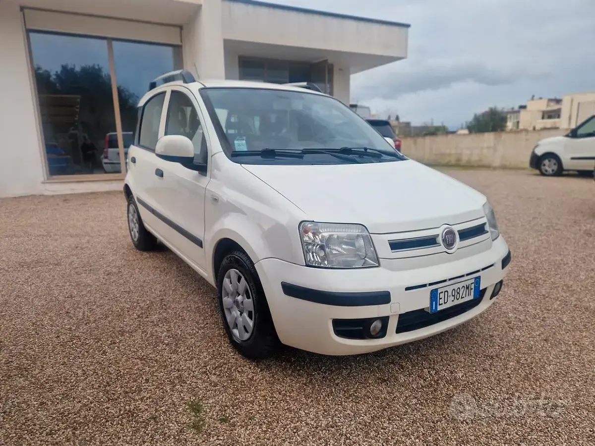 Usata Fiat Panda Dynamic 69 CV (50 kW) 2011 Bianco Utilitaria