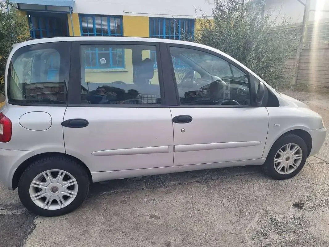Usata Fiat Multipla Dynamic 92 CV (67 kW) 2009 Grigio Monovolume