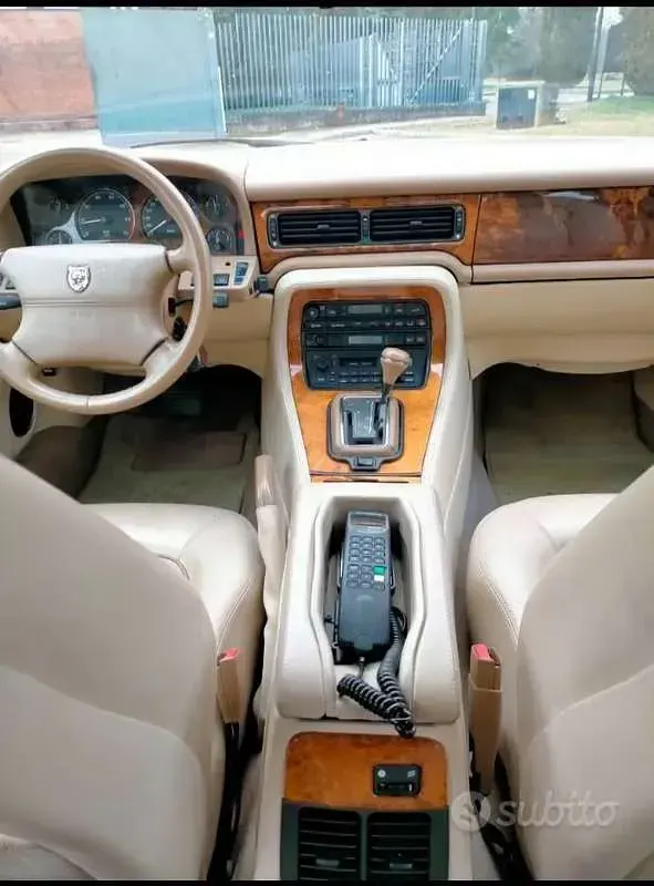 Usata Jaguar XJ Sovereign 241 CV (177 kW) 1995 Verde Berlina