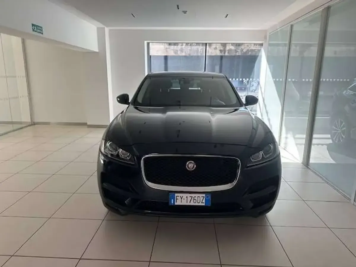 Usata Jaguar F-Pace Prestige 179 CV (131 kW) 2019 Portofino blue SUV