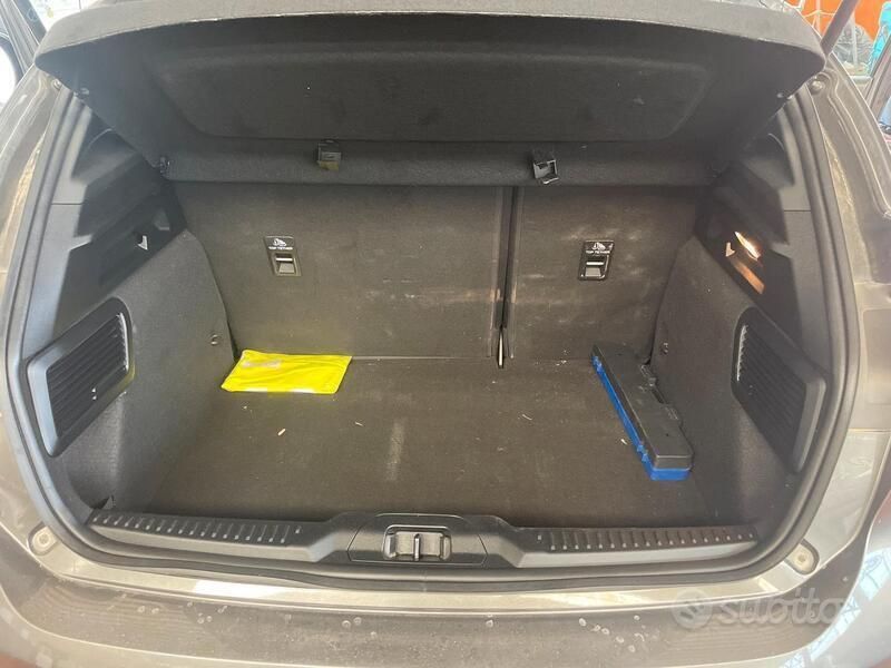 Gebraucht Ford Focus 120 PS (88 kW) 2021 Grau Kleinwagen