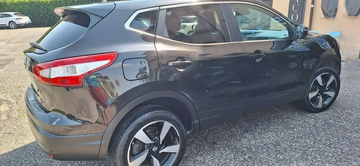 Usata Nissan Qashqai Acenta 131 CV (96 kW) 2016 Nero SUV