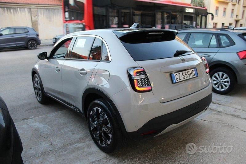 Usata Fiat 600 La Prima 110 CV (80 kW) 2025 Beige SUV