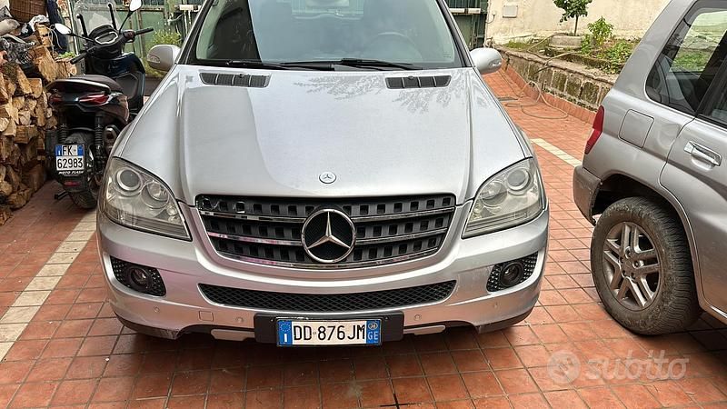 Usata Mercedes ML320 2006 Grigio SUV