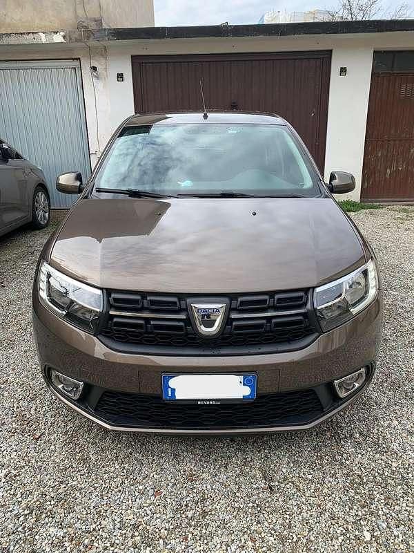 Usata Dacia Sandero Ambiance 75 CV (55 kW) 2018 Marrone Berlina