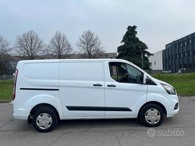 Usata Ford Transit Custom Trend 105 CV (77 kW) 2022 Bianco Berlina