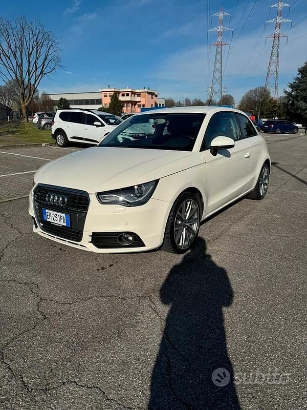 Usata Audi A1 Ambition 122 CV (89 kW) 2011 Bianco Utilitaria