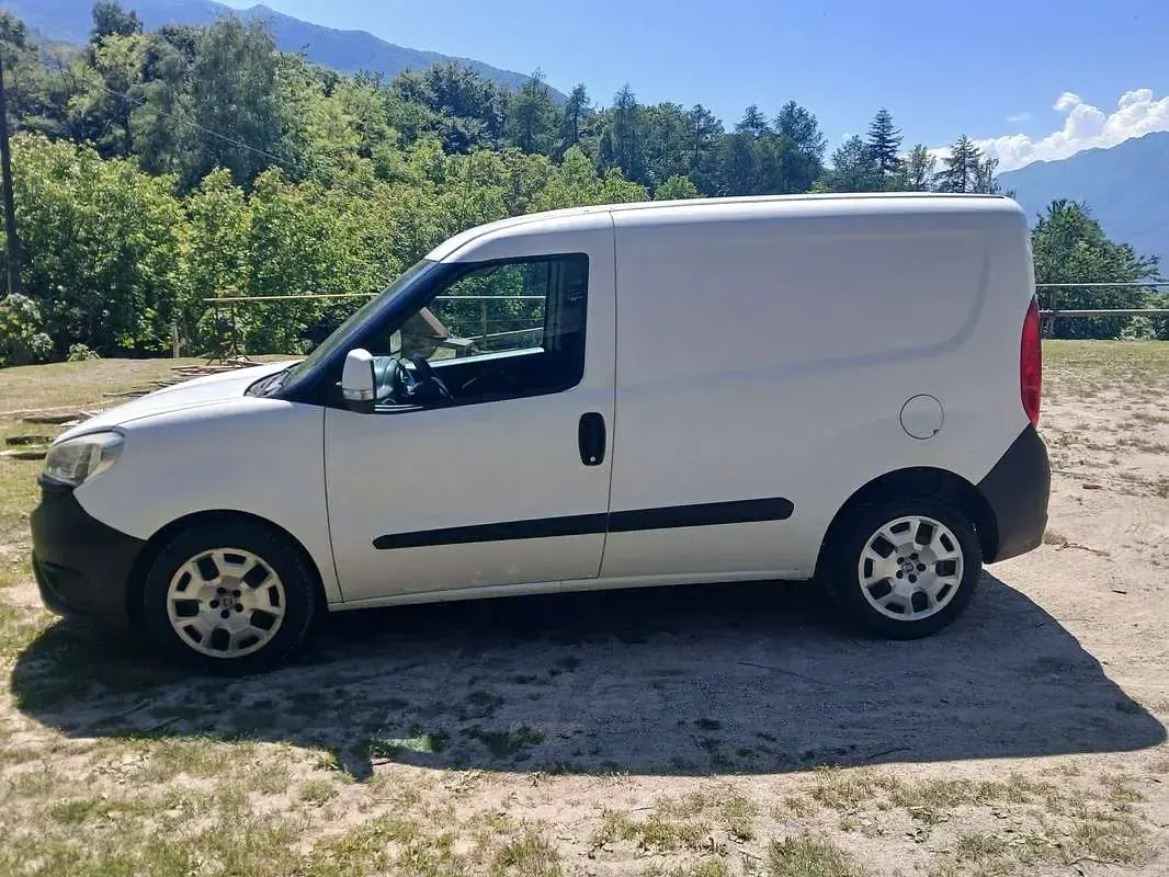 Usata Fiat Doblò Active 105 CV (77 kW) 2017 Bianco Monovolume