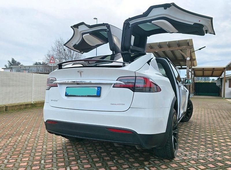 Usata Tesla Model X Long Range AWD 186 kW (253 CV) 2020 Bianco SUV