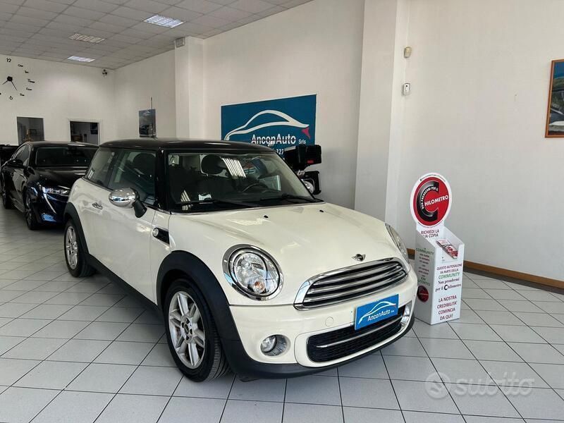 Beige Usata 2010 Mini Cooper Coupé Coupé | 5500 € (Buon prezzo) - Immagine 1/4