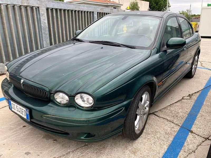 Usata Jaguar X-type 196 CV (144 kW) 2002 Verde Berlina