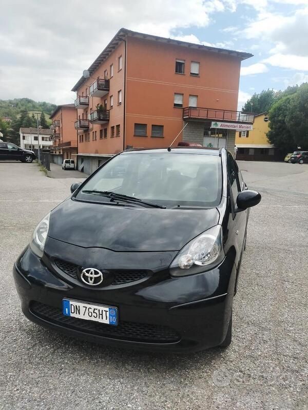 Usata Toyota Aygo 2008 Nero Utilitaria