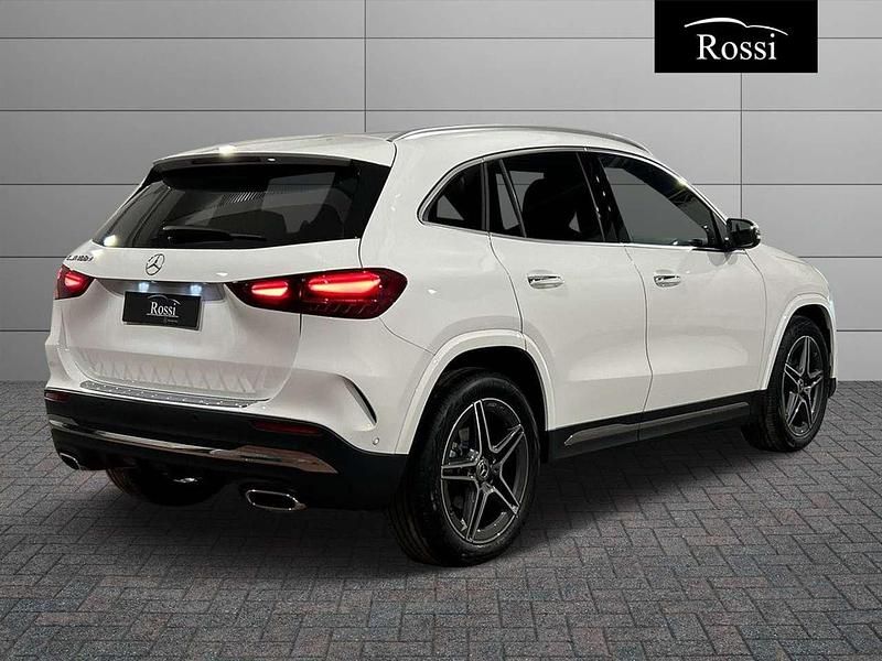 Nuova Mercedes GLA180 116 CV (85 kW) 2026 Bianco polare SUV