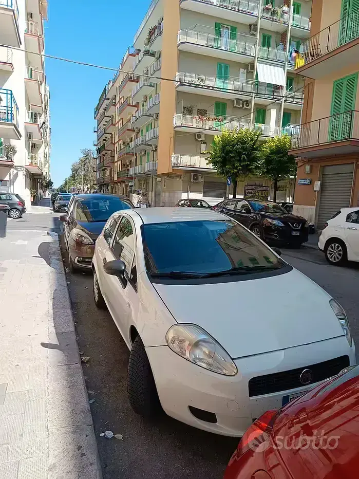 Usata Fiat Grande Punto 65 CV (47 kW) 2013 Bianco Utilitaria