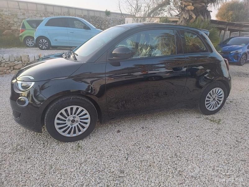 Nuova Fiat 500e Tech 86 kW (118 CV) 2025 Nero Berlina