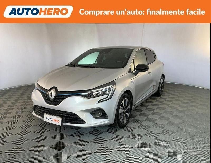 Usata Renault Clio V 140 CV (102 kW) 2021 Grigio Berlina
