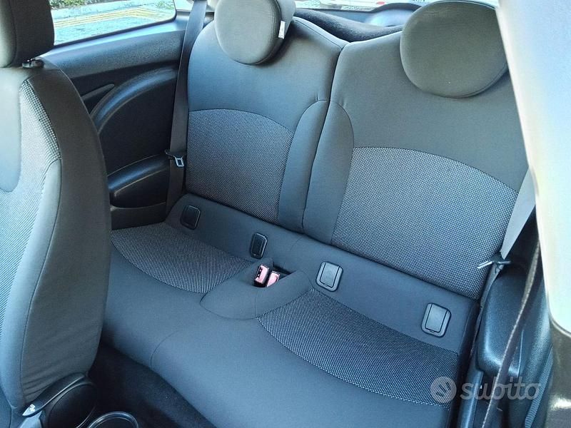 Usata Mini Cooper D 2009 Nero Utilitaria