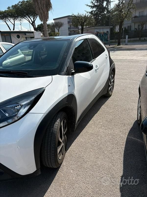 Usata Toyota Aygo X 72 CV (52 kW) 2024 Bianco SUV