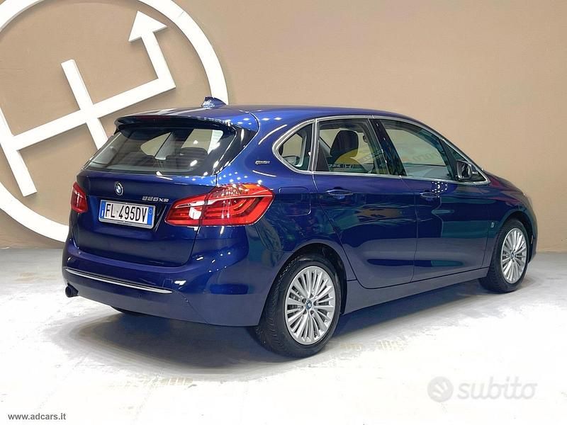 Usata BMW 225 Active Tourer Luxury Line 136 CV (100 kW) 2017 Blu/azzurro Monovolume