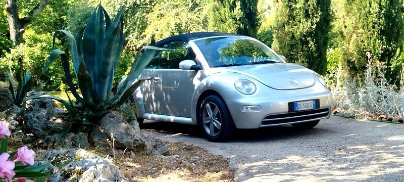 Usata VW New Beetle 102 CV (75 kW) 2005 Grigio Utilitaria