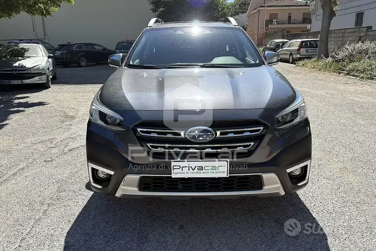Usata Subaru Outback Premium 169 CV (124 kW) 2023 Grigio Station wagon
