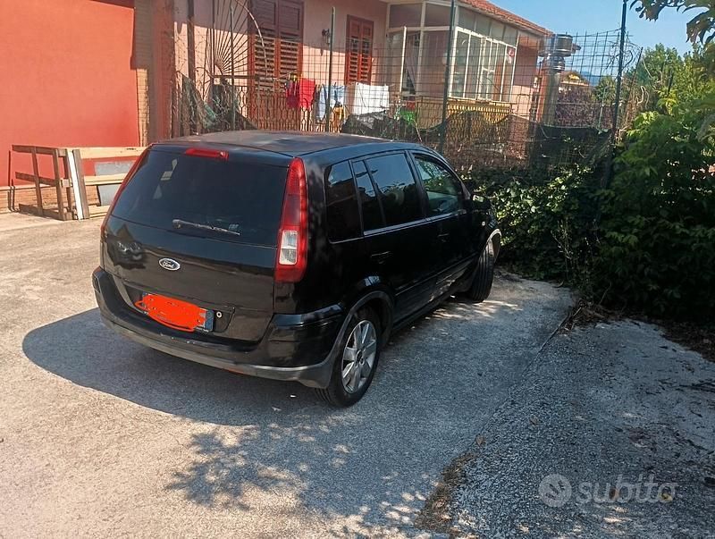 Usata Ford Fusion 80 CV (58 kW) 2007 Nero Utilitaria