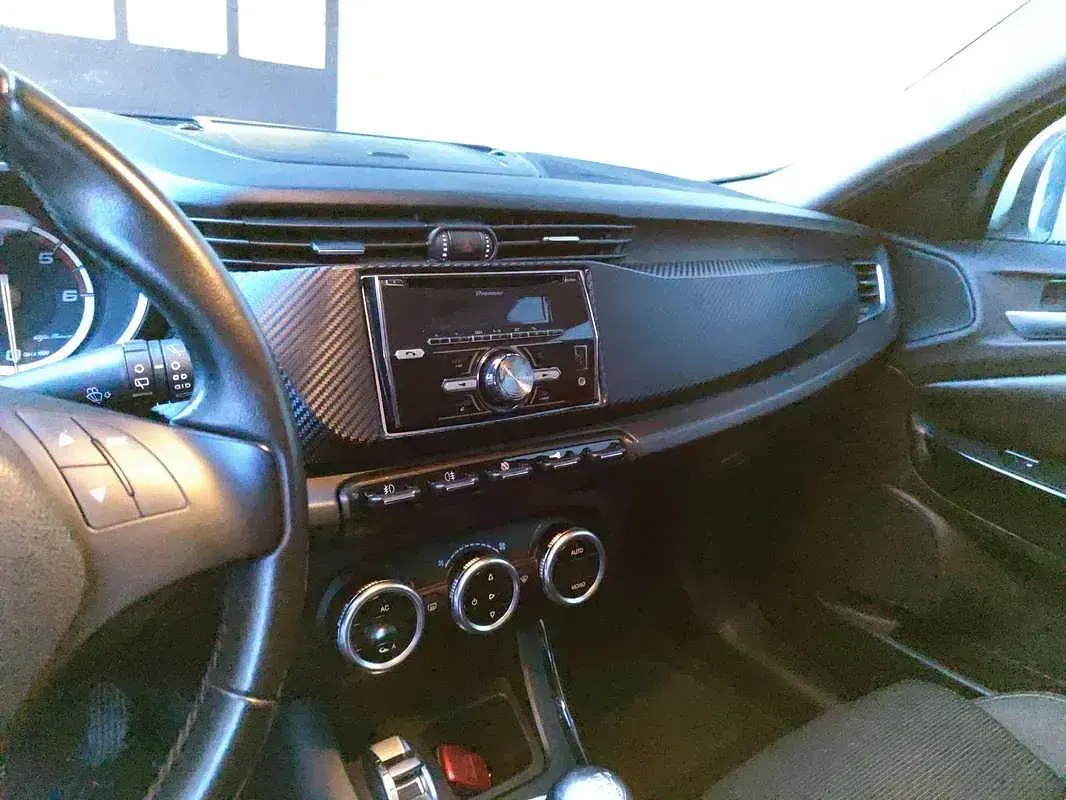 Usata Alfa Romeo Giulietta Distinctive 140 CV (102 kW) 2011 Grigio Utilitaria