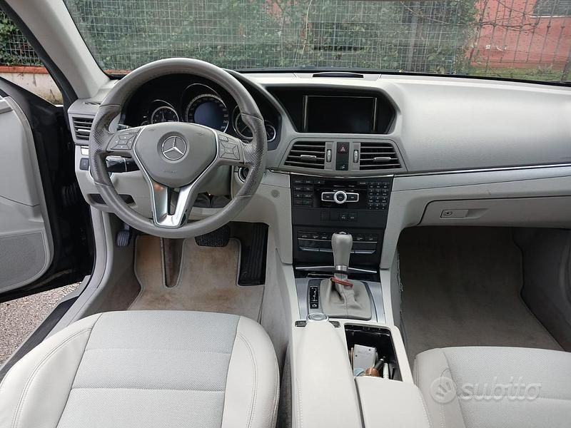 Usata Mercedes E220 205 CV (150 kW) 2012 Nero Coupé