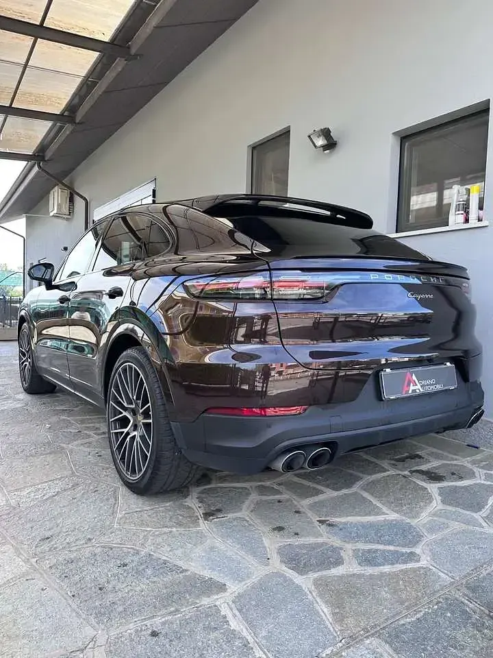 Usata Porsche Cayenne 340 CV (250 kW) 2020 Viola marrone SUV