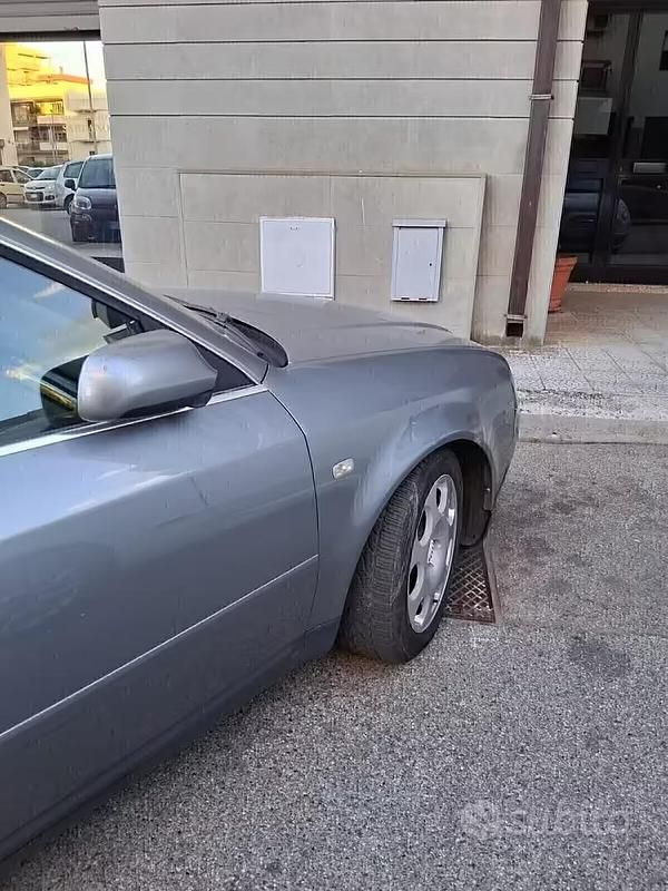 Usata Audi A6 180 CV (132 kW) 2002 Grigio Station wagon