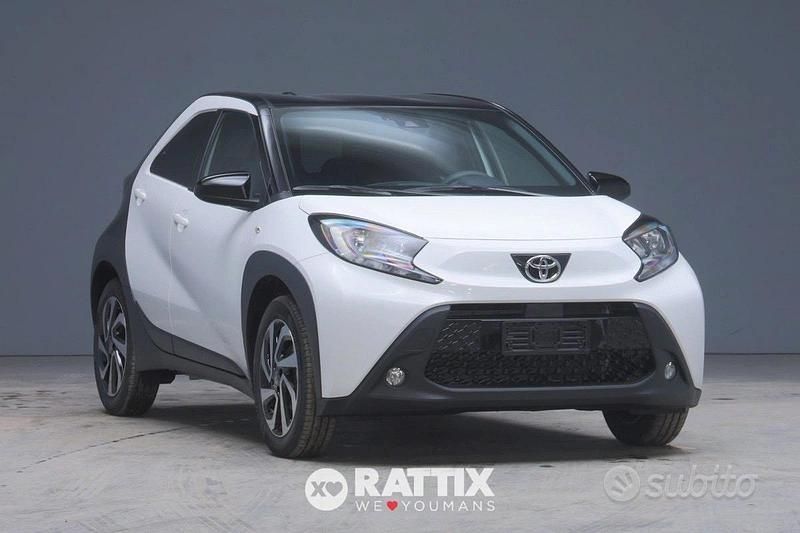 Bianco Nuova 2025 Toyota Aygo X Trend SUV | 19.556 € (Cara) - Immagine 1/4