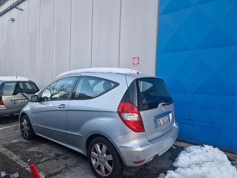 Usata Mercedes A150 95 CV (69 kW) 2009 Grigio Berlina