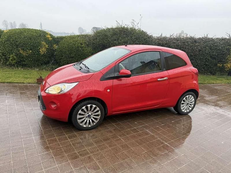 Usata Ford Ka 69 CV (50 kW) 2015 Rosso Utilitaria