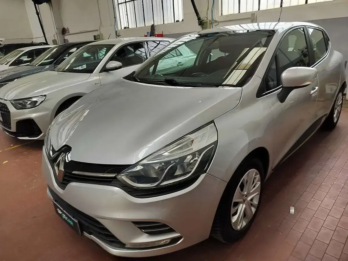 Usata Renault Clio IV Life 76 CV (55 kW) 2018 Argento Berlina