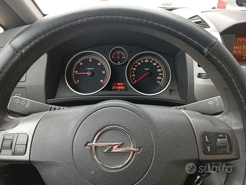 Usata Opel Zafira 101 CV (74 kW) 2008 Monovolume