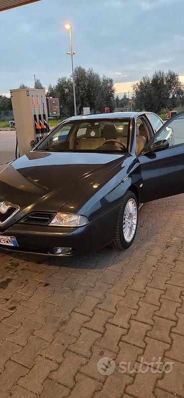 Blu Usata 2000 Alfa Romeo 166 Tre volumi | 4999 € (Molto cara) - Immagine 1/4