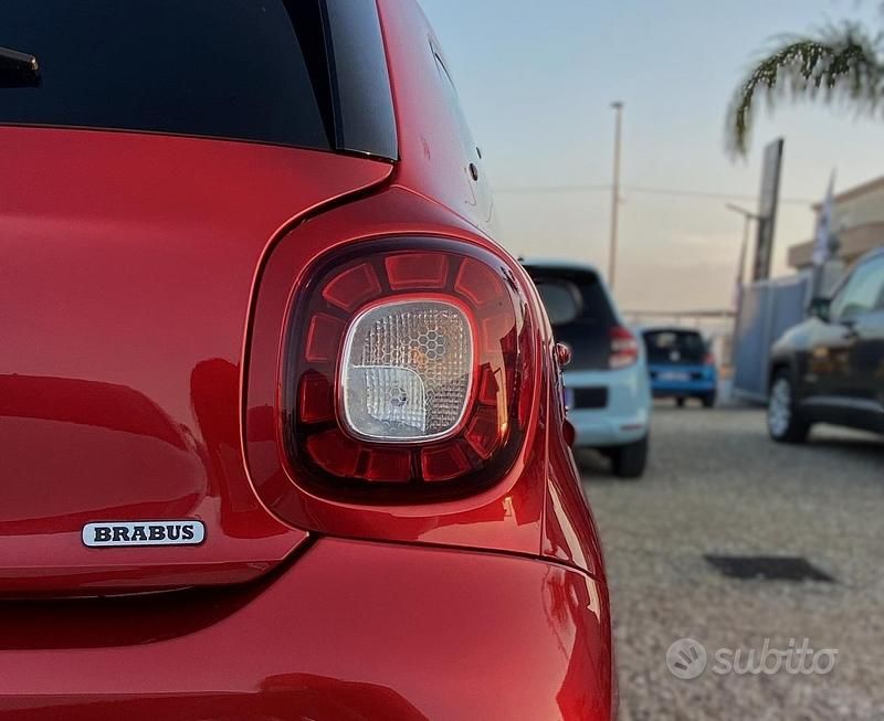 Usata Smart ForFour Brabus 109 CV (80 kW) 2018 Rosso Utilitaria