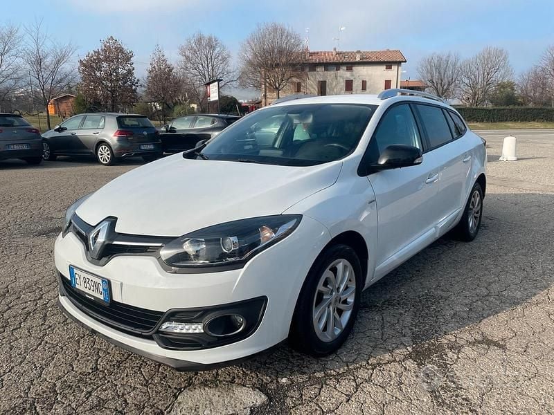 Bianco Usata 2015 Renault Mégane GrandTour LIMITED Station wagon | 6500 € (Super prezzo) - Immagine 1/4